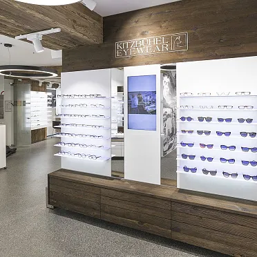 allmoslechner_wirtschaft_kitzbuehel_csm_united-optics-allmoslechner-chronik4_c01a86aa70
