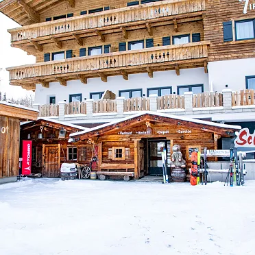 fassade-winter-21-schiladl1_wirtschaft_kitzbuehel